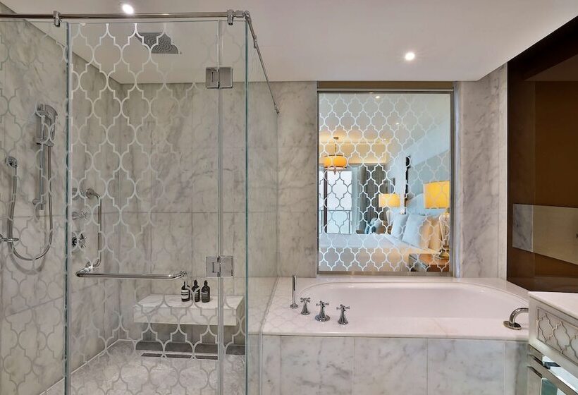 Номер Клуб Кровать Кинг, Waldorf Astoria Dubai Palm Jumeirah