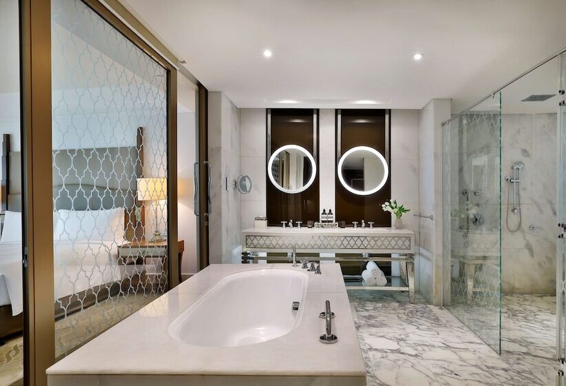 Deluxe Suite King Bed, Waldorf Astoria Dubai Palm Jumeirah