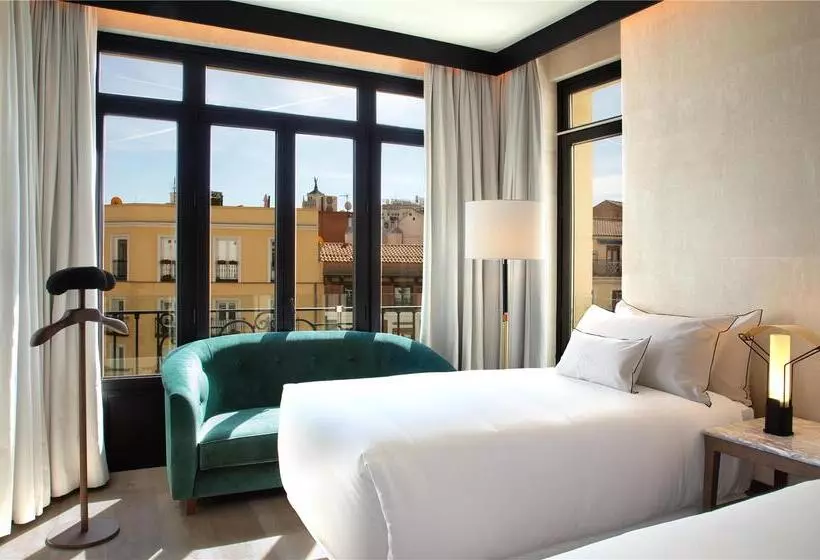 اتاق لوکس با تخت بزرگ, Waldorf Astoria Dubai Palm Jumeirah