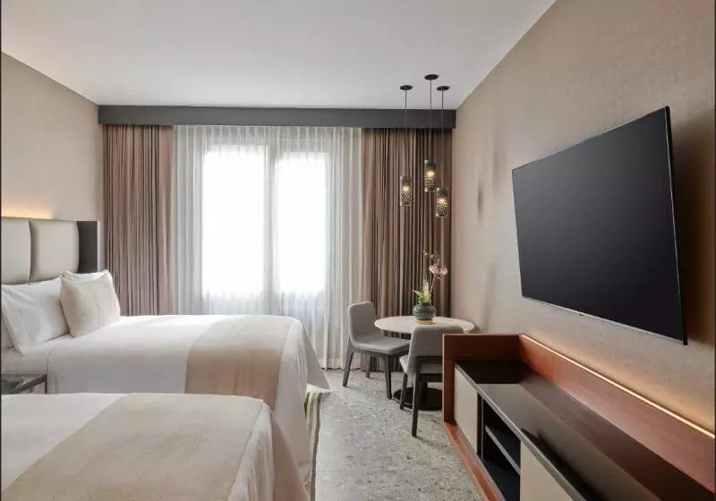 اتاق لوکس با تخت دو نفره بزرگ, Waldorf Astoria Dubai Palm Jumeirah