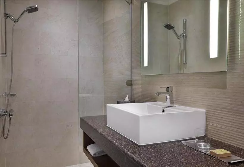 Deluxe Suite King Bed, Waldorf Astoria Dubai Palm Jumeirah