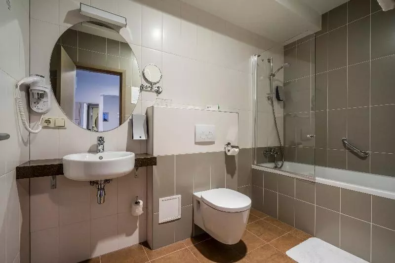 سوییت جونیور, Wellton Centrum Hotel & Spa