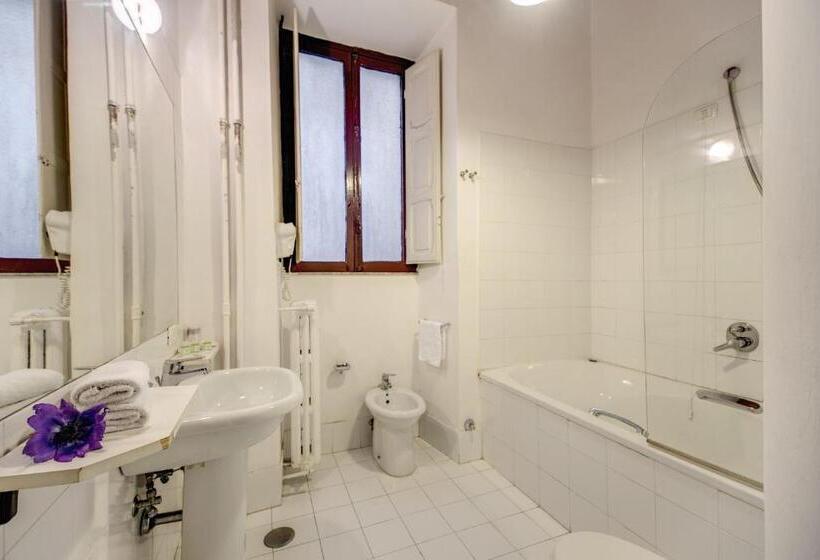 חדר סטנדרט לשלושה, Nova Domizia