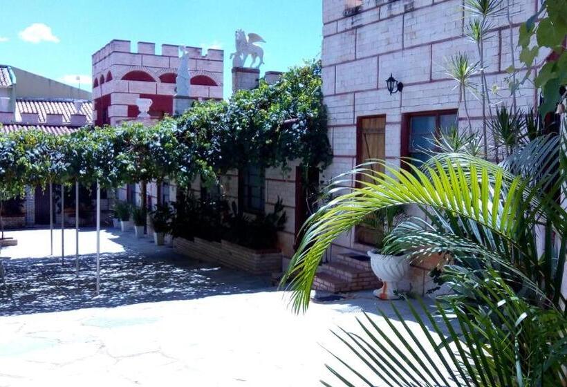 Номер Стандарт Трехместный, Pousada Al Castello Di Giulietta E Romeo