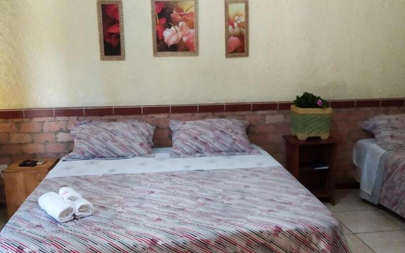 スタンダードトリプルルーム, Pousada Al Castello Di Giulietta E Romeo