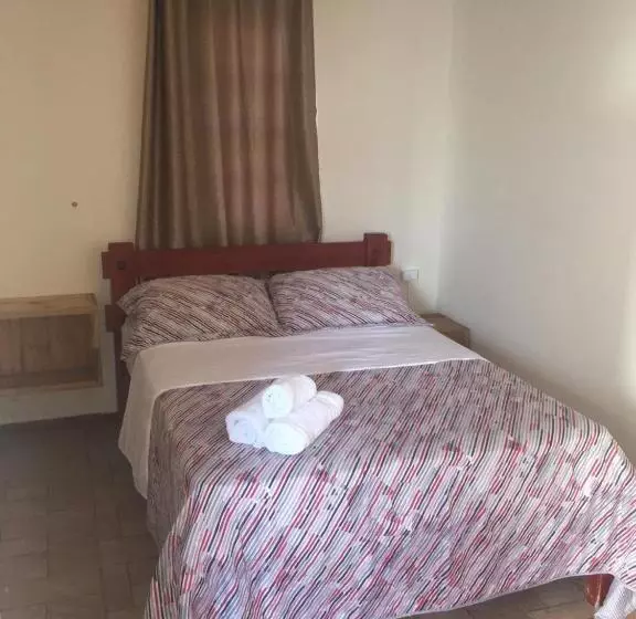 Quarto Quádruplo Estandar, Pousada Al Castello Di Giulietta E Romeo