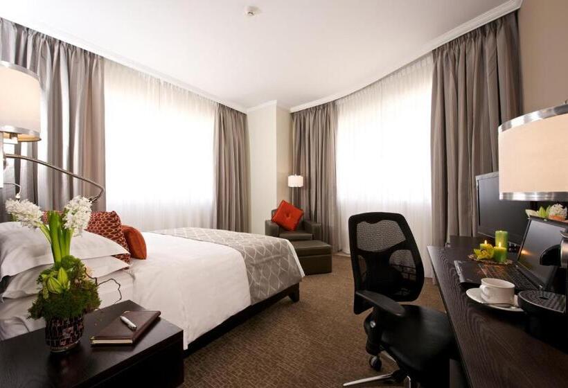 سوییت اجرایی, The Royal Riviera Hotel Doha