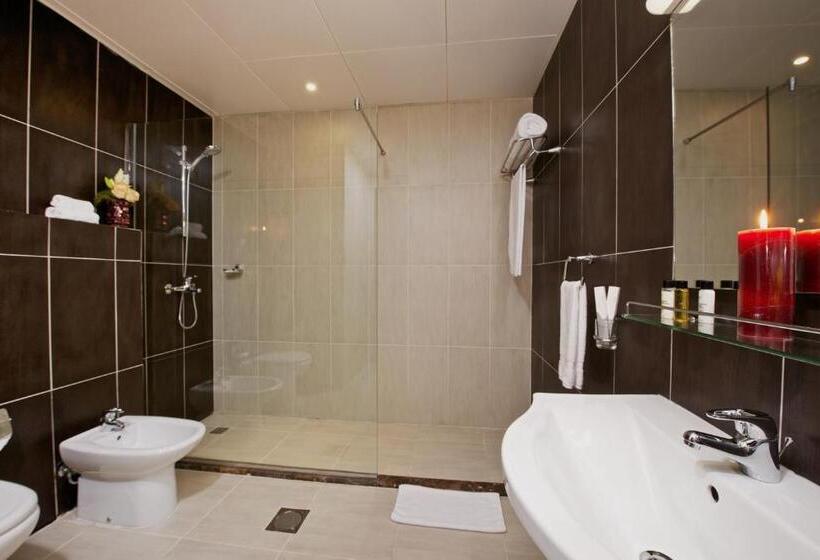 اتاق اجرایی با چشم‌انداز دریا, The Royal Riviera Hotel Doha