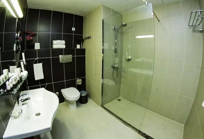 اتاق اجرایی با چشم‌انداز دریا, The Royal Riviera Hotel Doha
