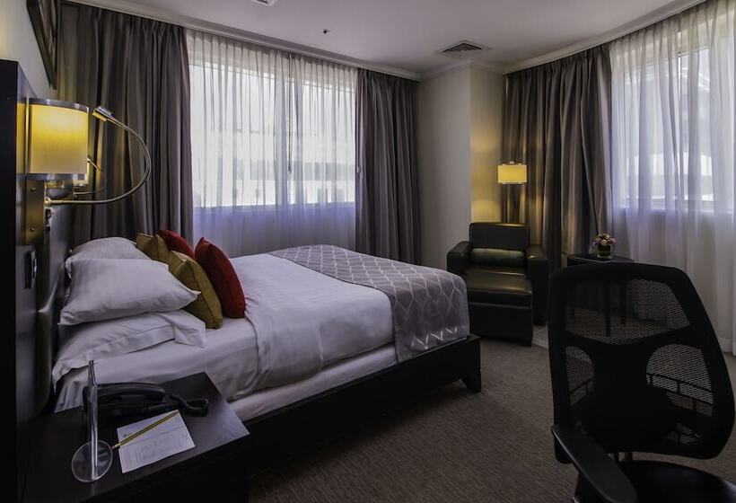 سوییت اجرایی, The Royal Riviera Hotel Doha