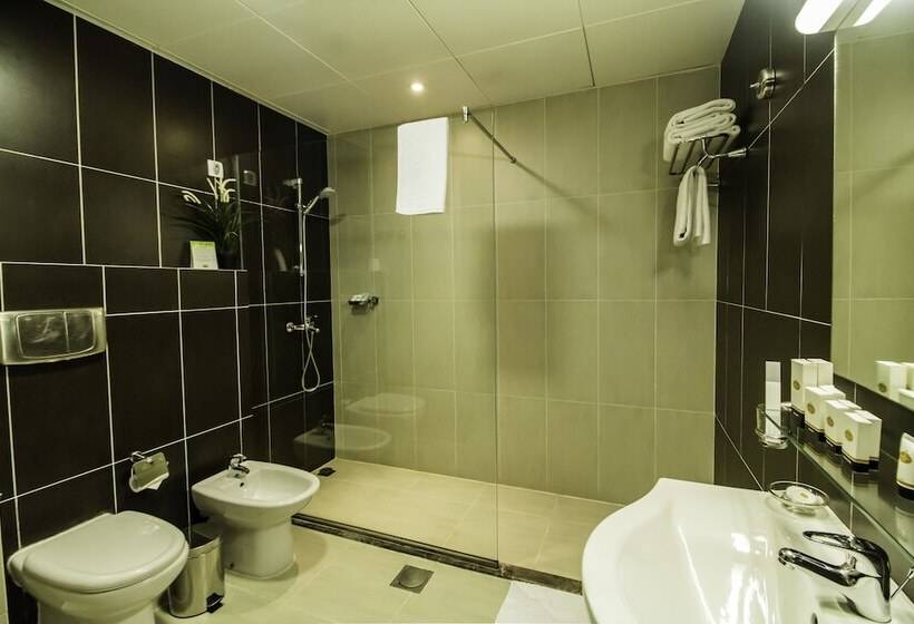 سوییت اجرایی, The Royal Riviera Hotel Doha