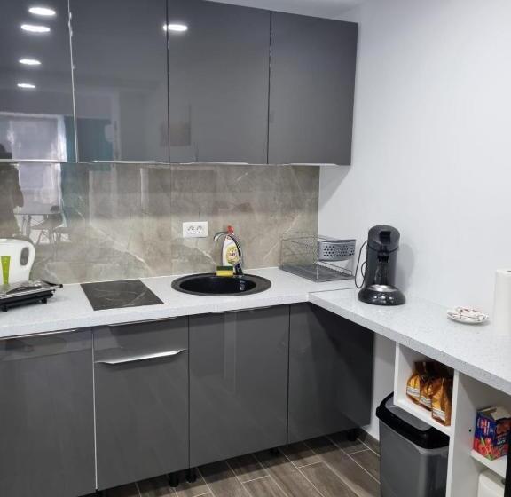 带1个卧室的带海景的公寓, Denis Apartament 2 Camere