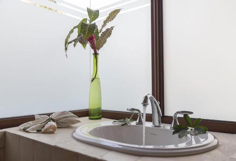 سوییت جونیور, Bolontiku Boutique Hotel & Spa