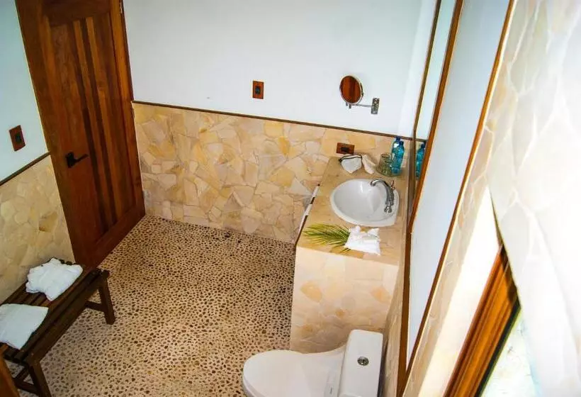 سوییت جونیور, Bolontiku Boutique Hotel & Spa