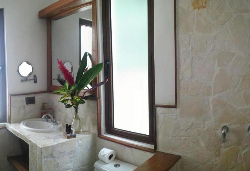 بنگله خانوادگی, Bolontiku Boutique Hotel & Spa