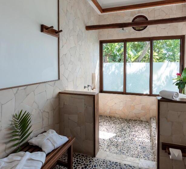 سوییت جونیور, Bolontiku Boutique Hotel & Spa