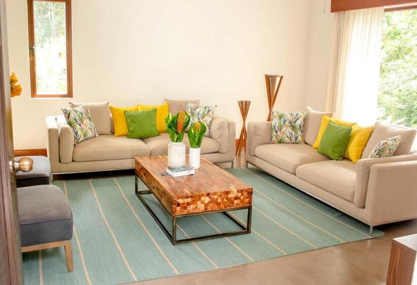 بنگله خانوادگی, Bolontiku Boutique Hotel & Spa