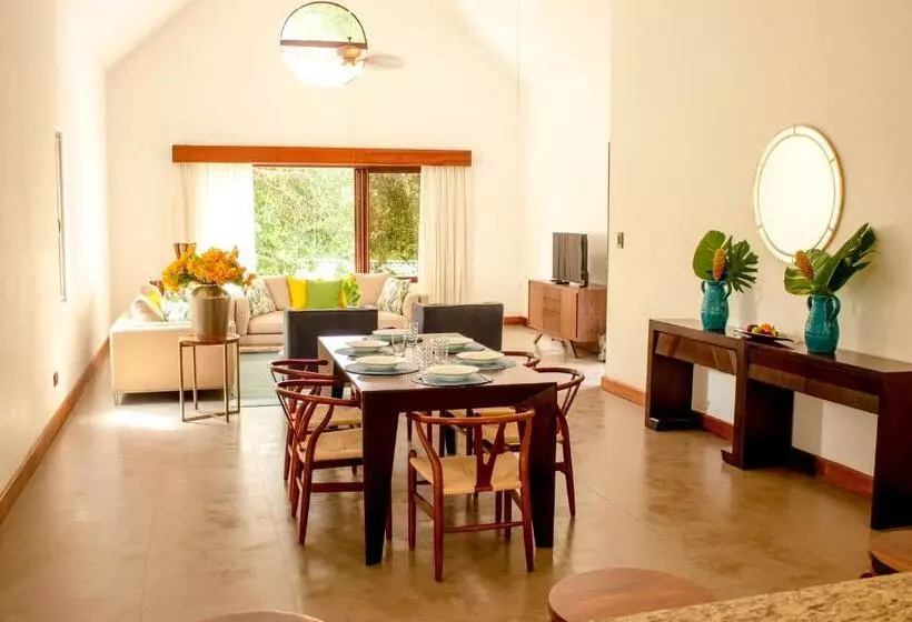 بنگله خانوادگی, Bolontiku Boutique Hotel & Spa