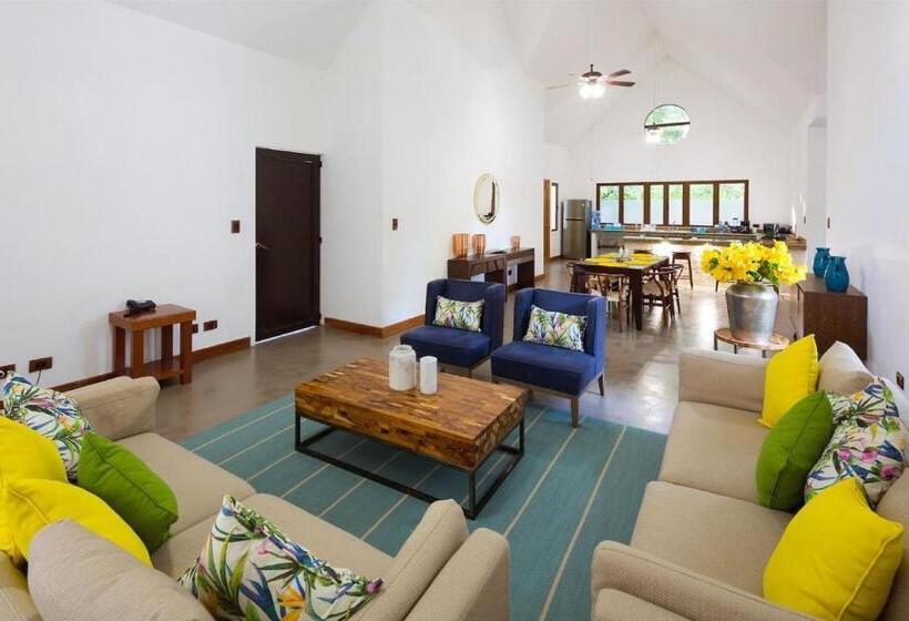 بنگله خانوادگی, Bolontiku Boutique Hotel & Spa