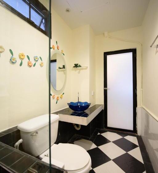 Трехместный Номер Стандарт с Балконом, Chana Place Lanna