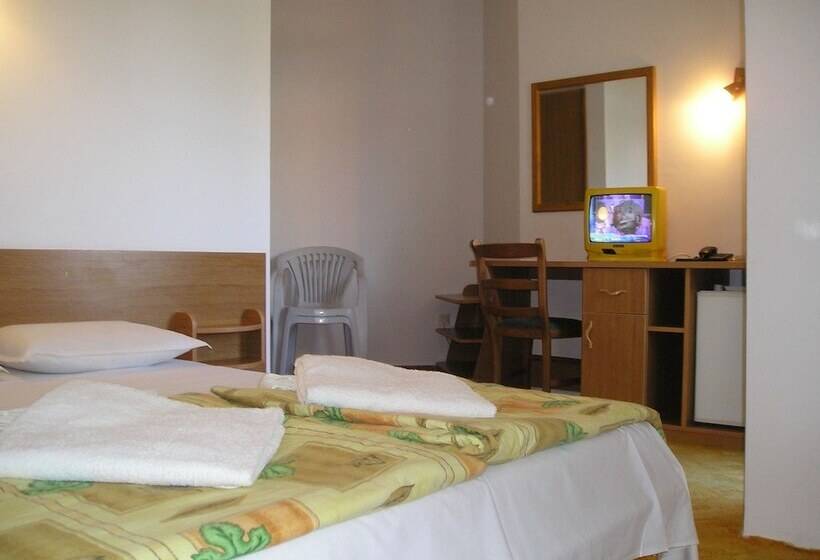 Номер Стандарт с Балконом, Family Hotel Sunarita