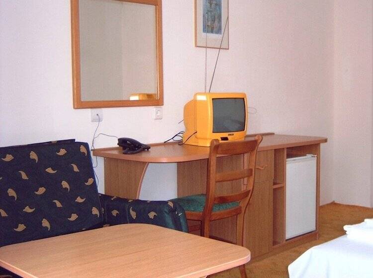 Номер Стандарт с Балконом, Family Hotel Sunarita