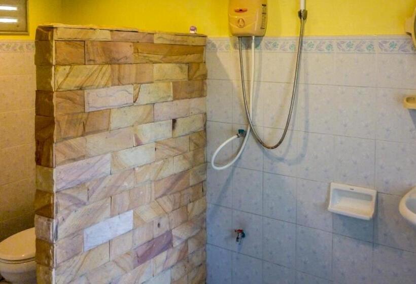 キングサイズベッドのスタンダードルーム, Dewshore Resort