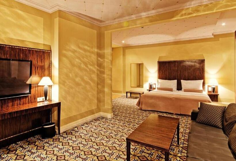 Полулюкс, Grandezza Hotel Luxury Palace