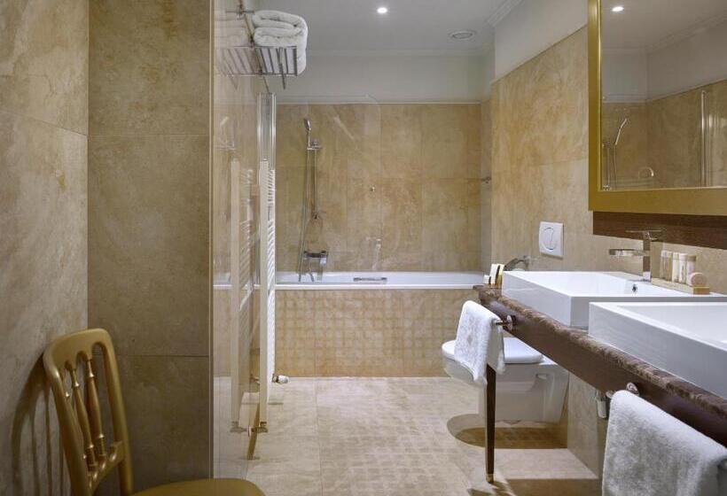 سوییت جونیور, Grandezza Hotel Luxury Palace