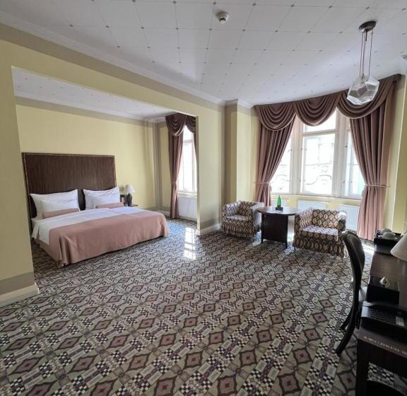 سوییت جونیور, Grandezza Hotel Luxury Palace