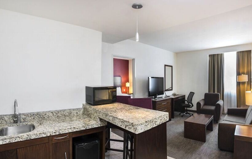 سوییت, Hilton Garden Inn Queretaro