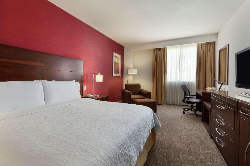 Habitación Estándar con Terraza, Hilton Garden Inn Queretaro