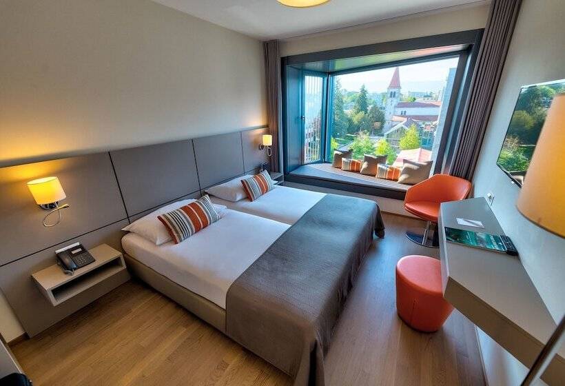 클래식 룸, Lake Geneva