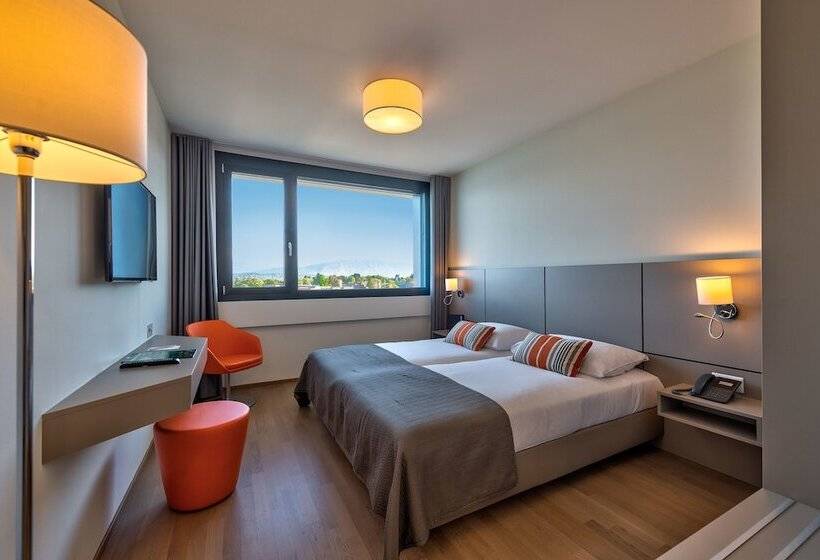 클래식 룸, Lake Geneva