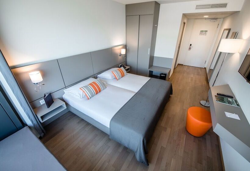 수피리어 룸, Lake Geneva