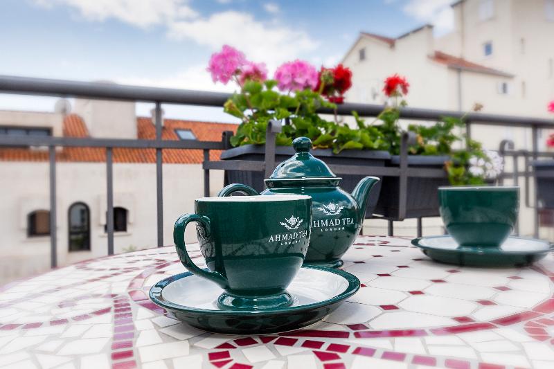 高级大房间, Marul