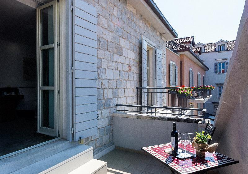 高级大房间, Marul