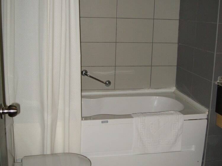 Camera Superiore, Mom