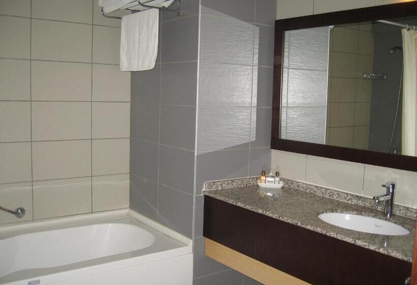 Camera Superiore, Mom