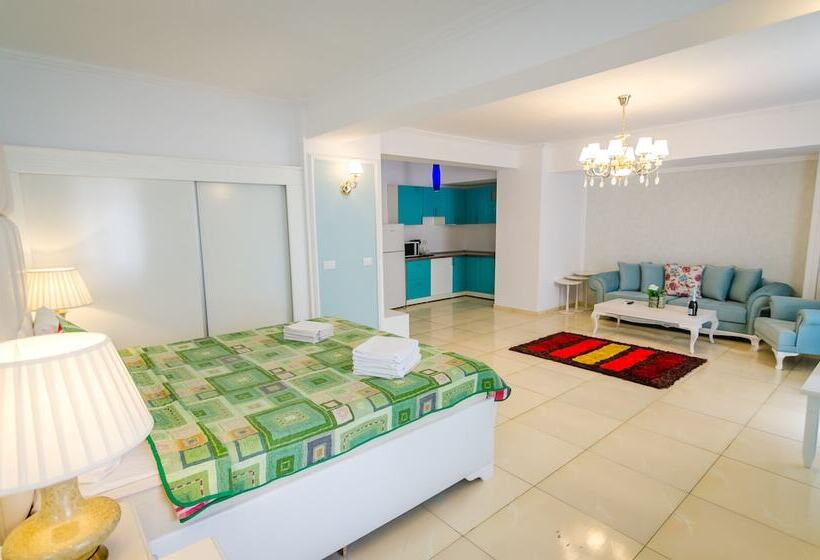 إستوديو قياسى, Phoenicia Holiday Resort