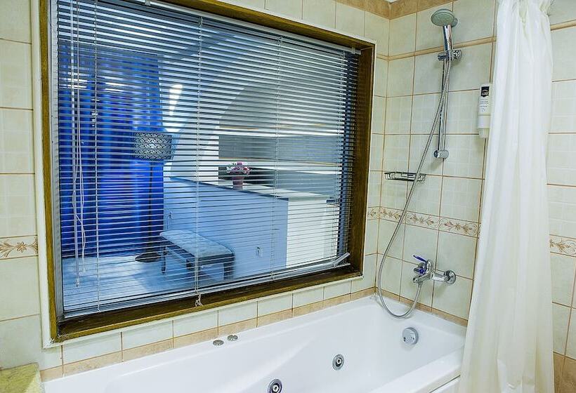 شقة سوبريور غرفة واحدة, Phoenicia Holiday Resort