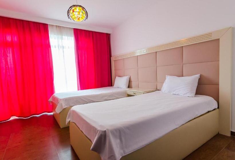 شقة غرفتين, Phoenicia Holiday Resort