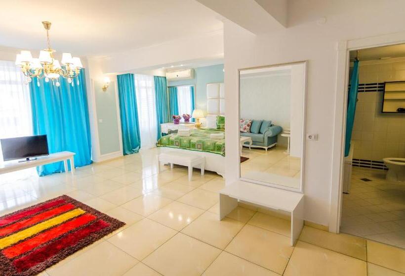 إستوديو قياسى, Phoenicia Holiday Resort