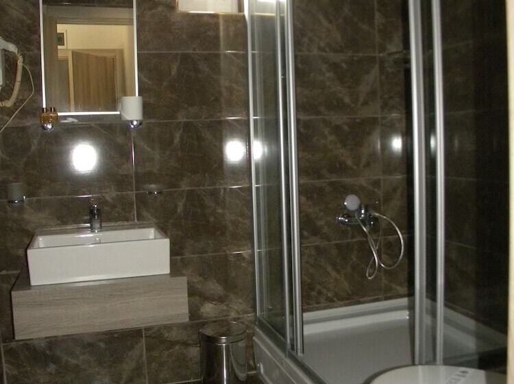 Háromágyas Standard Szoba, Sava