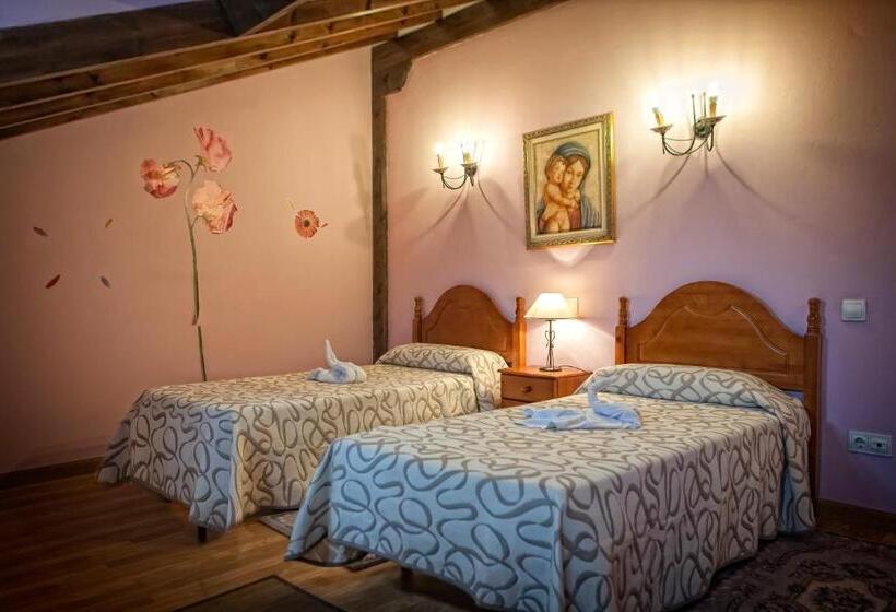 اتاق استاندارد سه نفره, Trisileja En Puente Romano