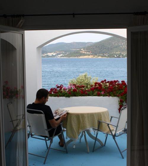 Deluxe Suite Sea View, Omar Hotel & Suites