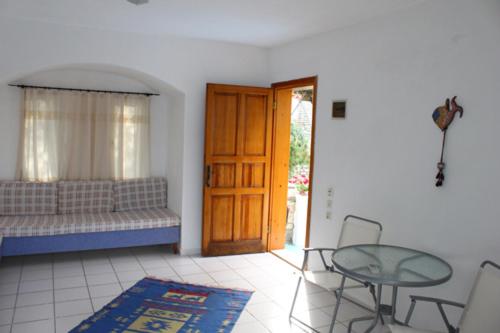 سوییت با چشم‌انداز باغ, Omar Hotel & Suites