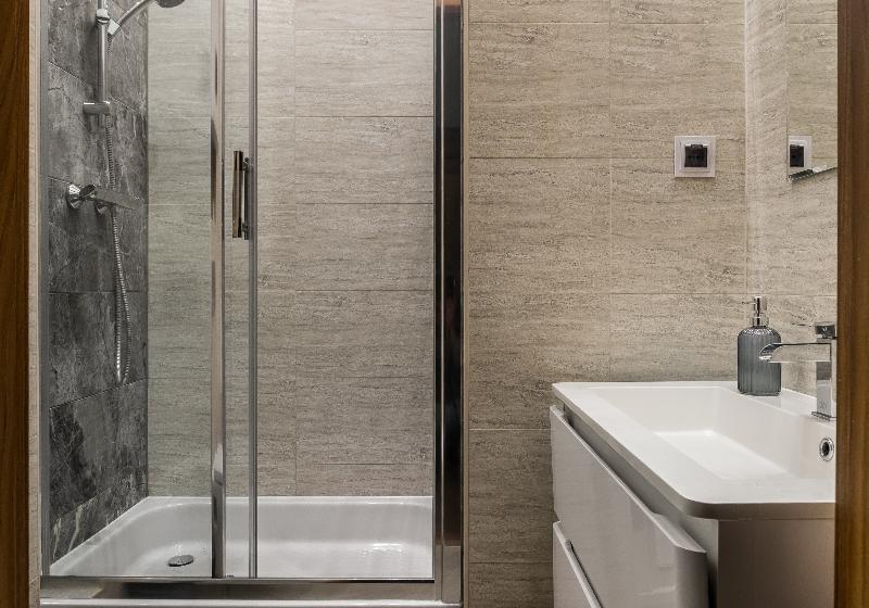 スタンダードスタジオ, The Spiski Palace