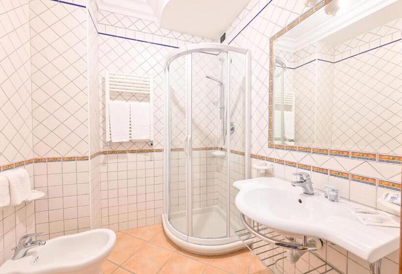 اتاق کلاسیک سه تخته, Tenuta Villa Tara