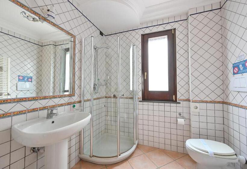 اتاق سوپریور چهار تخته, Tenuta Villa Tara